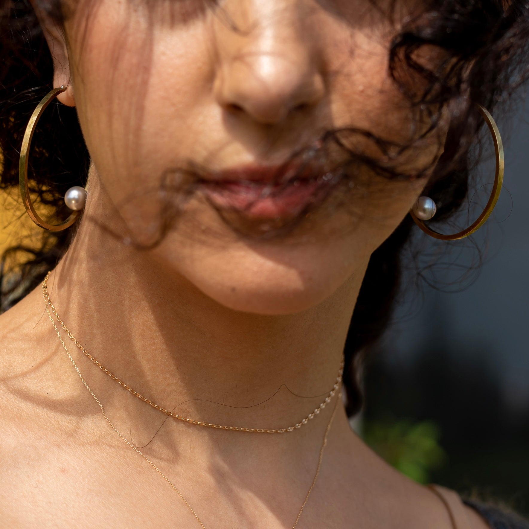 Pendiente de aro de perla