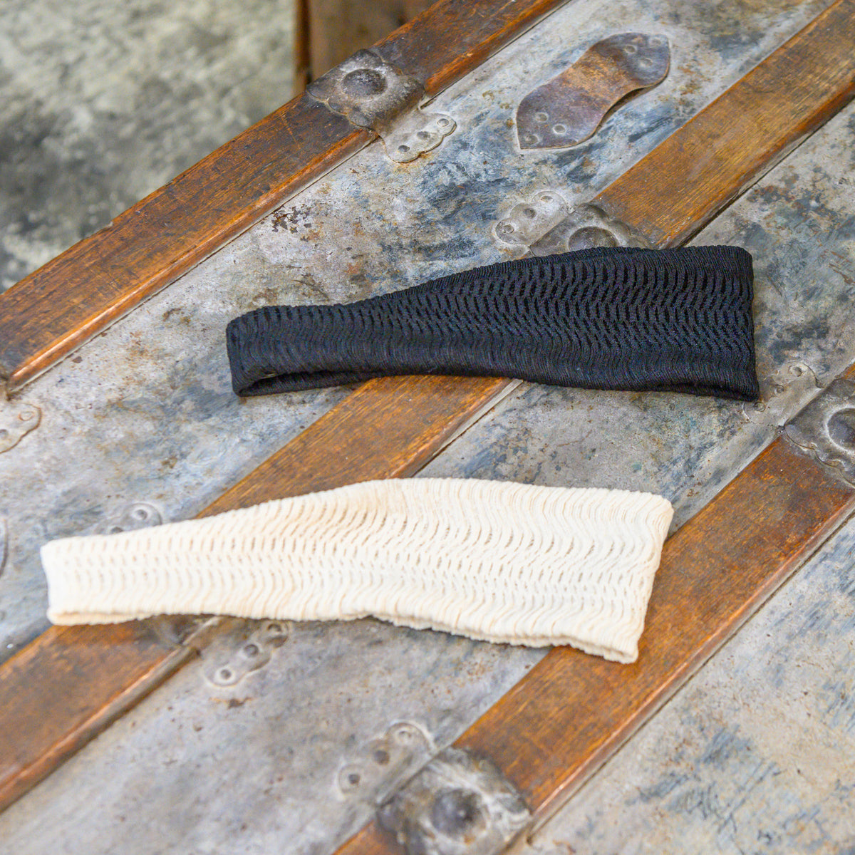 FORM LACE HAIRBAND