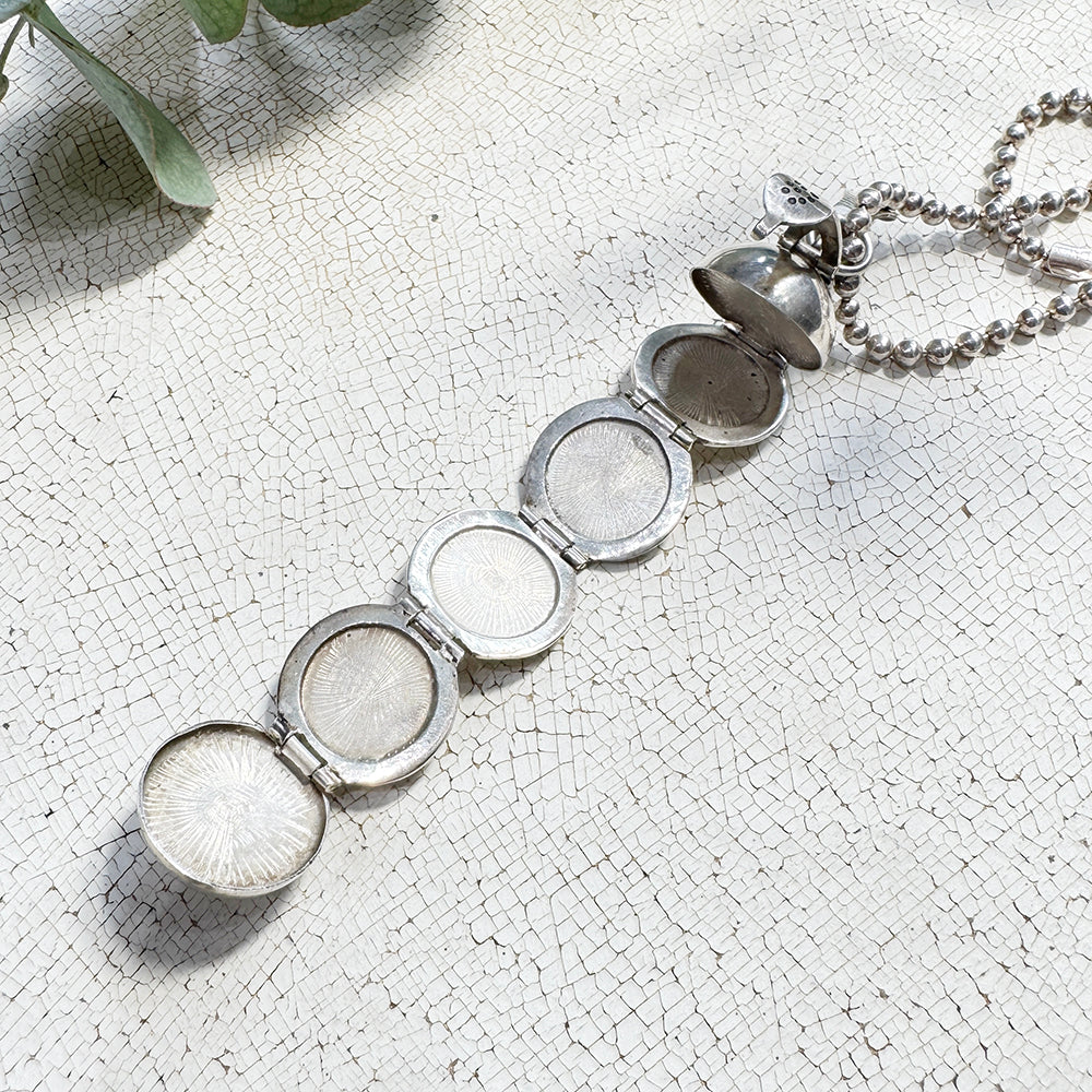 Collar con medallón de bolas de plata vintage