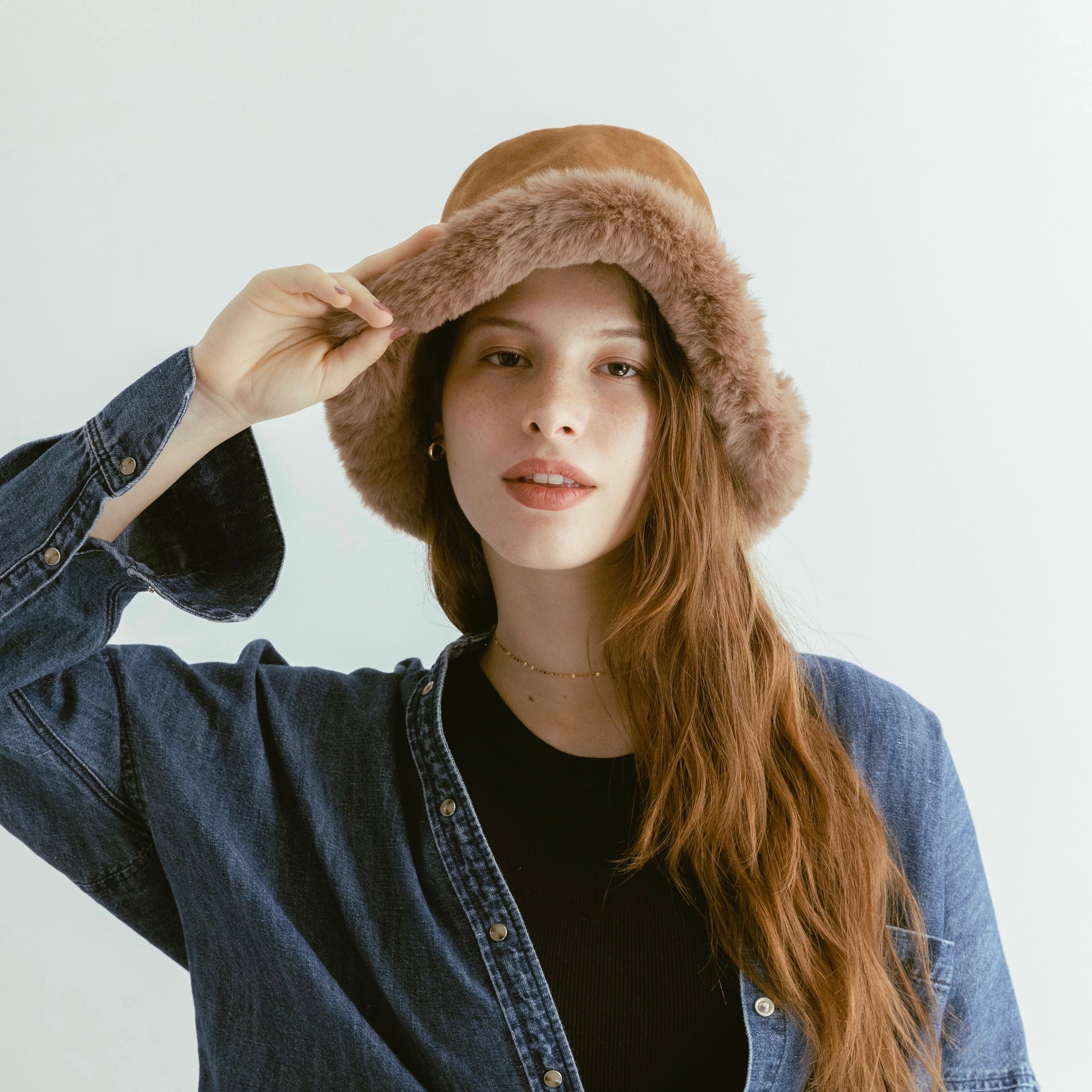 Cubo de piel tipo Mouton