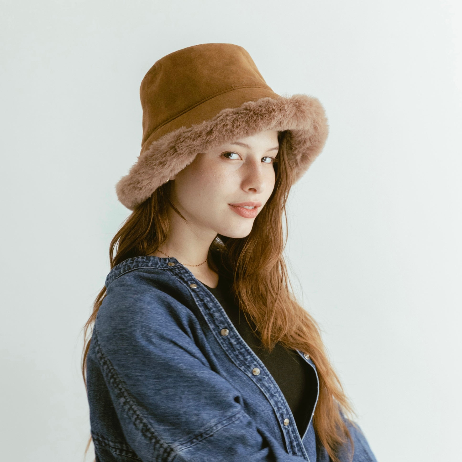 Cubo de piel tipo Mouton