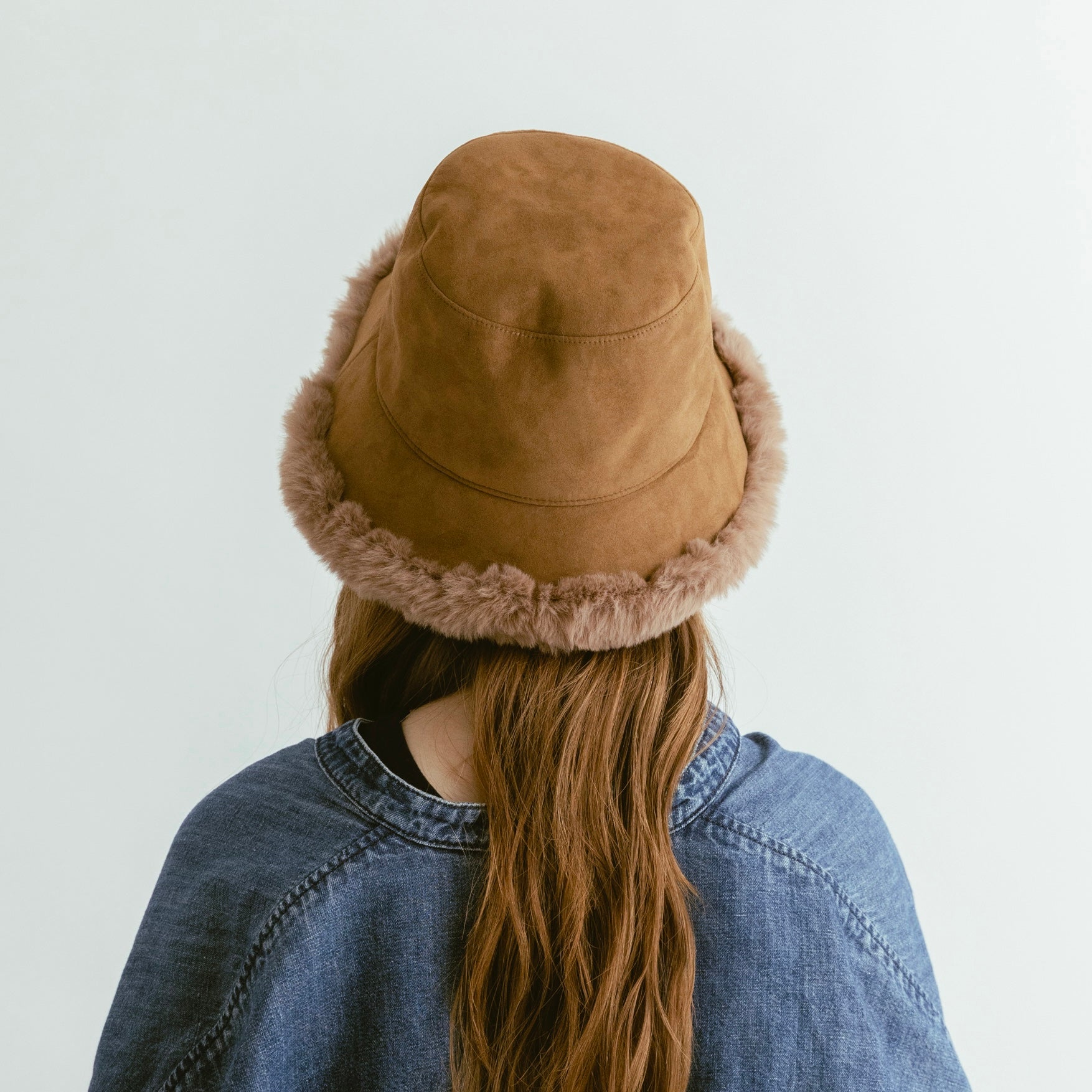 Cubo de piel tipo Mouton