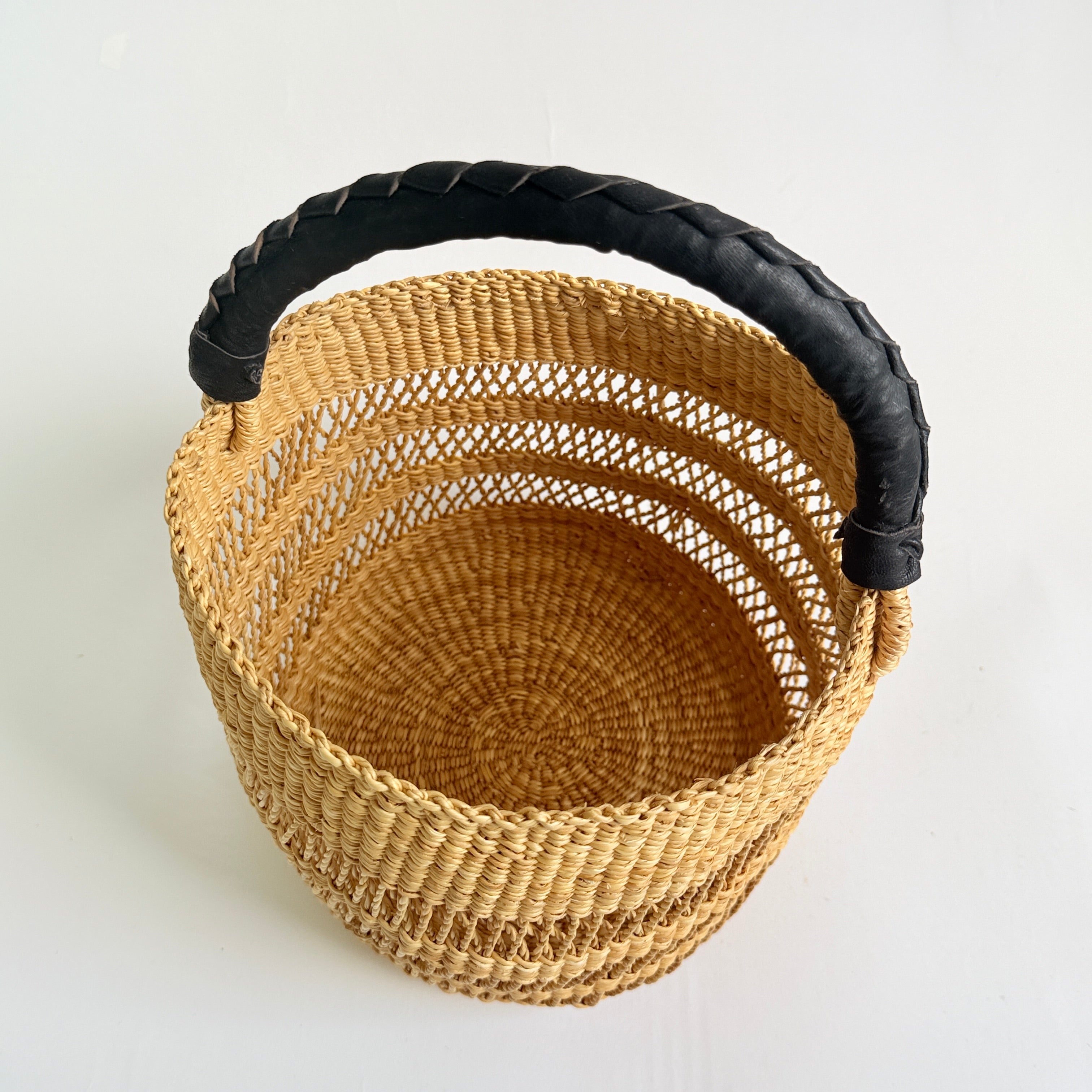 Borga Lace Onehandle Basket