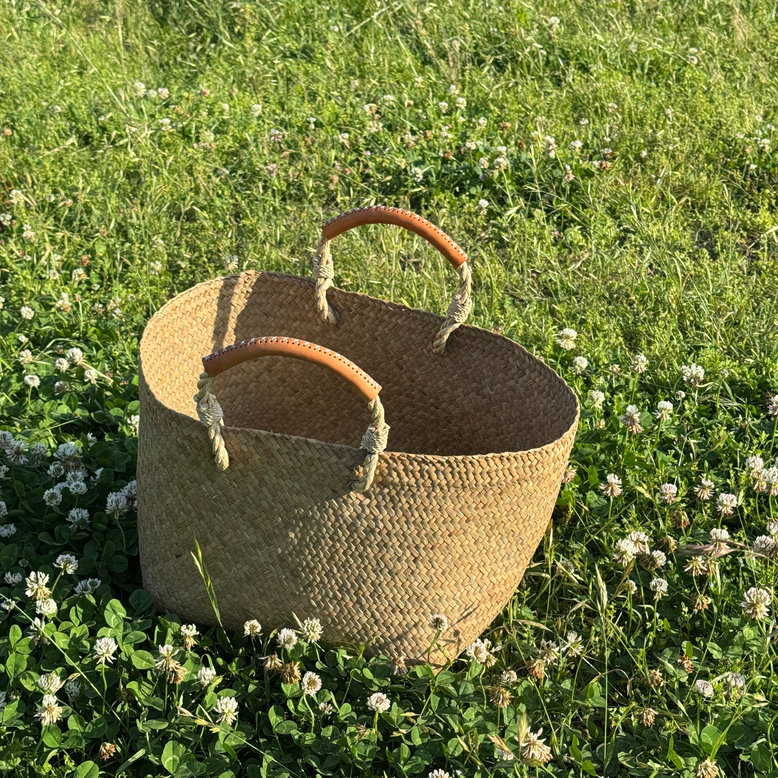 WIDE TOTE