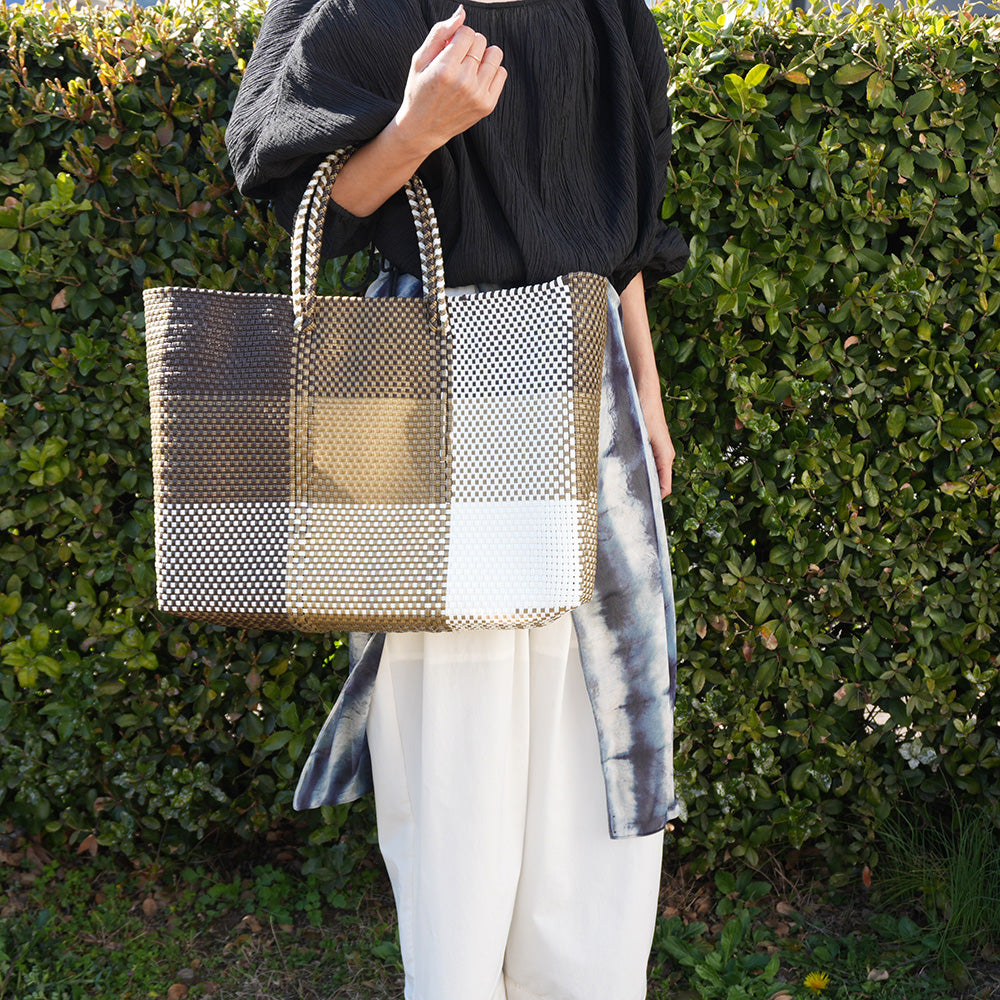 [Artículos pedidos para entrega en Septiembre] Mercado Bag Isabel (Negro&amp;Crema)