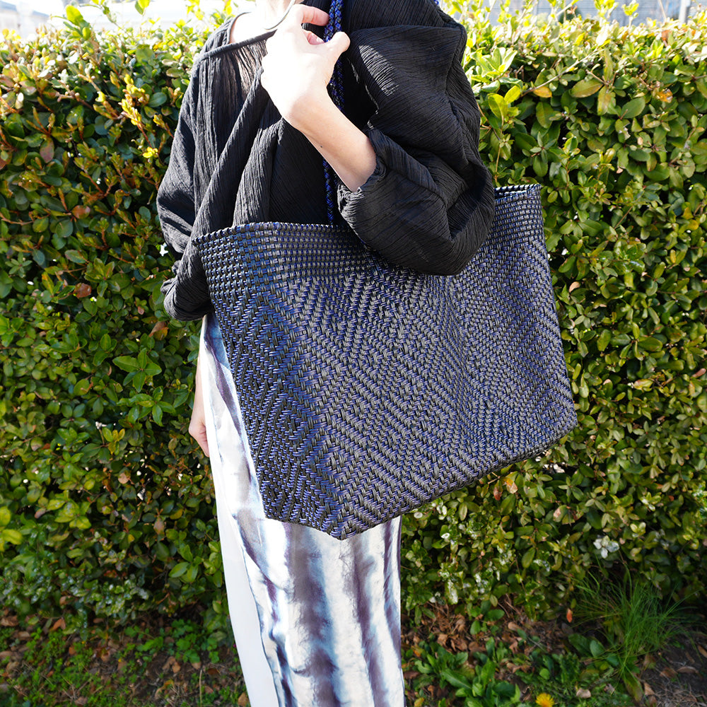 [Artículos pedidos para entrega en Septiembre] Mercado Bag Isabel (Negro&amp;Crema)