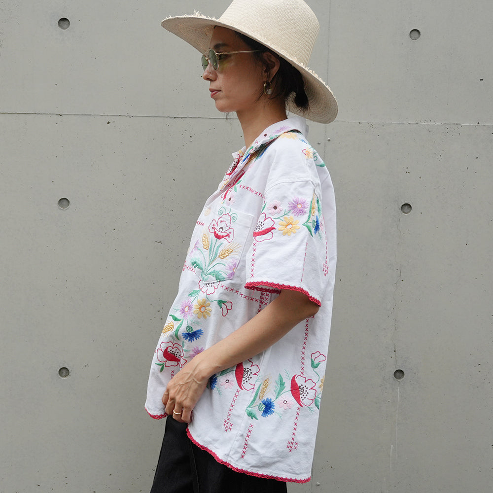 Remake Embroidery Shirt M