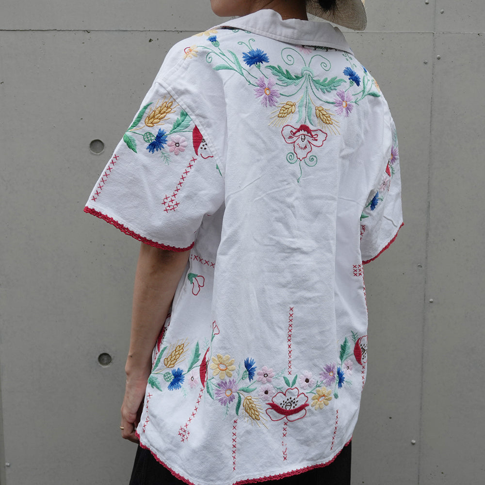 Remake Embroidery Shirt M