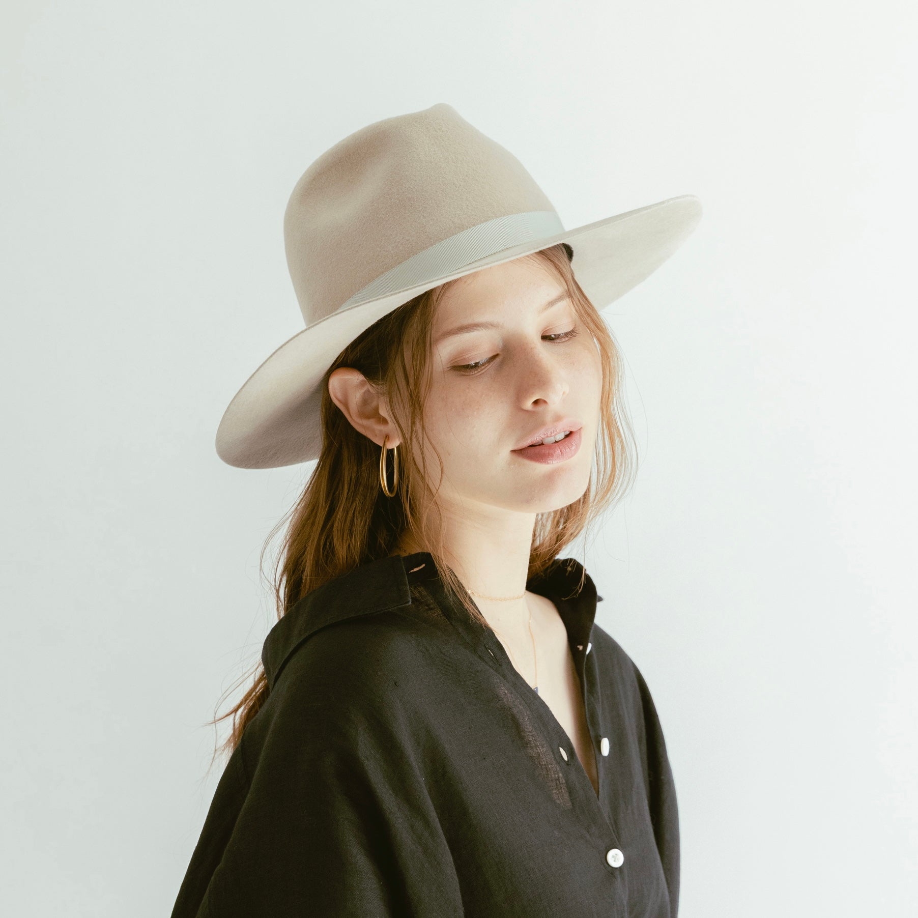 Velour Fedra Hat