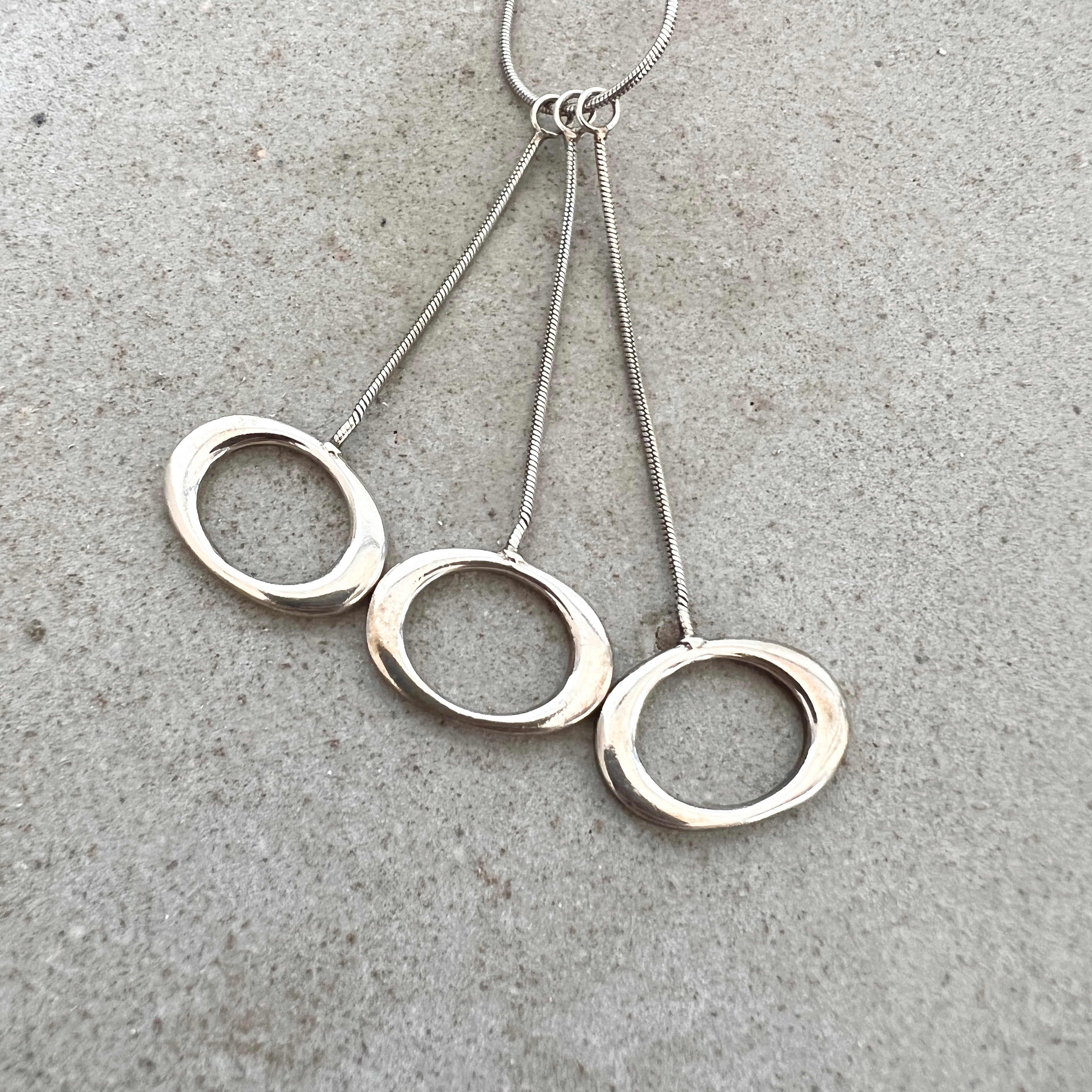 Collar de plata vintage de 3 anillos